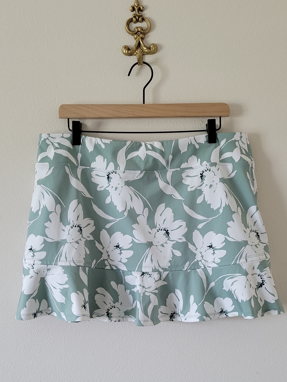 Tommy Bahama Everyday Active Sage Green White Floral Golf Skort Size XL